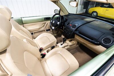 2008 Volkswagen New Beetle Convertible SE   - Photo 20 - Sylvania, OH 43560