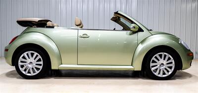 2008 Volkswagen New Beetle Convertible SE   - Photo 8 - Sylvania, OH 43560