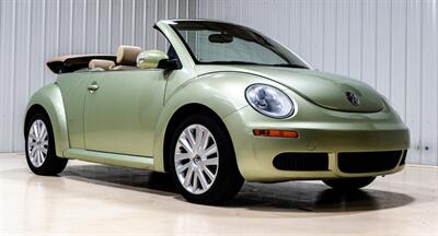 2008 Volkswagen New Beetle Convertible SE   - Photo 1 - Sylvania, OH 43560