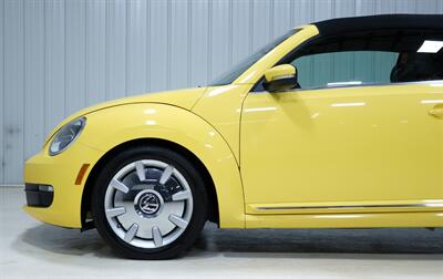 2013 Volkswagen Beetle Convertible 2.5L   - Photo 3 - Sylvania, OH 43560