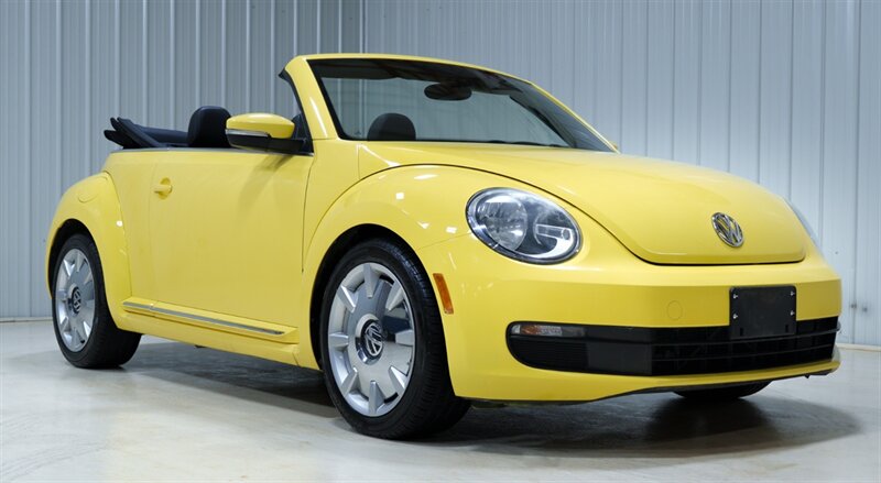 2013 Volkswagen Beetle Convertible 2.5L  