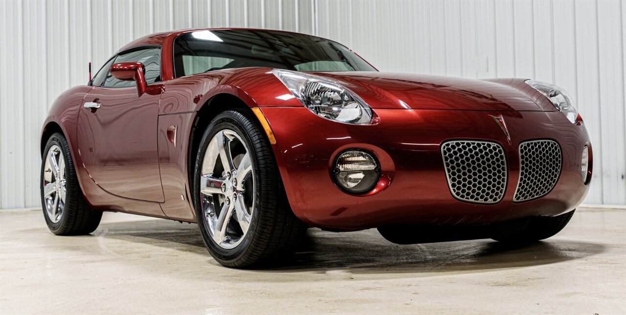 2009 Pontiac Solstice   - Photo 1 - Sylvania, OH 43560