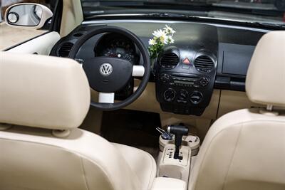 2005 Volkswagen New Beetle Convertible GLS - Photo 14 - Sylvania, OH 43560