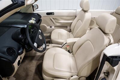 2005 Volkswagen New Beetle Convertible GLS - Photo 10 - Sylvania, OH 43560