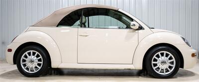 2005 Volkswagen New Beetle Convertible GLS - Photo 21 - Sylvania, OH 43560