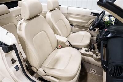 2005 Volkswagen New Beetle Convertible GLS - Photo 16 - Sylvania, OH 43560