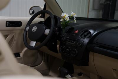 2005 Volkswagen New Beetle Convertible GLS - Photo 17 - Sylvania, OH 43560