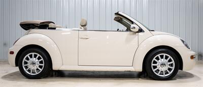 2005 Volkswagen New Beetle Convertible GLS - Photo 13 - Sylvania, OH 43560