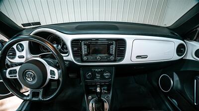 2013 Volkswagen Beetle Convertible 2.5L PZEV   - Photo 15 - Sylvania, OH 43560