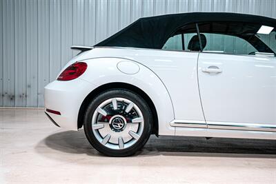 2013 Volkswagen Beetle Convertible 2.5L PZEV   - Photo 10 - Sylvania, OH 43560
