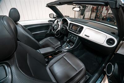 2013 Volkswagen Beetle Convertible 2.5L PZEV   - Photo 23 - Sylvania, OH 43560