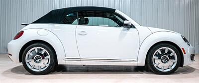 2013 Volkswagen Beetle Convertible 2.5L PZEV   - Photo 11 - Sylvania, OH 43560