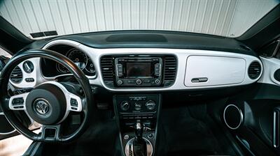 2013 Volkswagen Beetle Convertible 2.5L PZEV   - Photo 15 - Sylvania, OH 43560