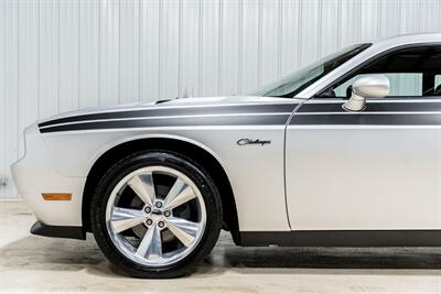 2010 Dodge Challenger SE   - Photo 3 - Sylvania, OH 43560