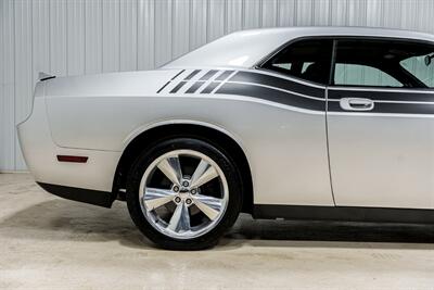 2010 Dodge Challenger SE   - Photo 17 - Sylvania, OH 43560