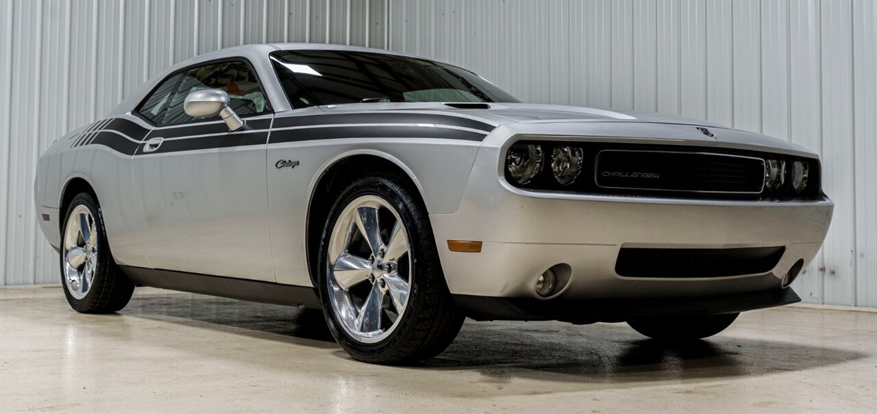2010 Dodge Challenger SE   - Photo 1 - Sylvania, OH 43560