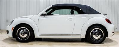 2016 Volkswagen Beetle Convertible 1.8T S PZEV Denim Edition - Photo 2 - Sylvania, OH 43560