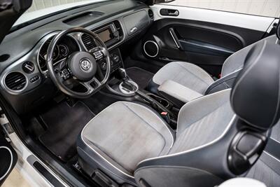 2016 Volkswagen Beetle Convertible 1.8T S PZEV Denim Edition - Photo 9 - Sylvania, OH 43560
