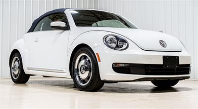 2016 Volkswagen Beetle Convertible 1.8T S PZEV Denim Edition - Photo 19 - Sylvania, OH 43560