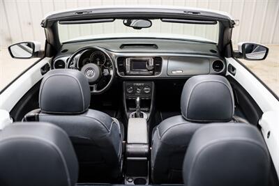 2016 Volkswagen Beetle Convertible 1.8T S PZEV Denim Edition - Photo 14 - Sylvania, OH 43560