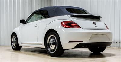 2016 Volkswagen Beetle Convertible 1.8T S PZEV Denim Edition - Photo 5 - Sylvania, OH 43560
