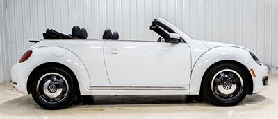 2016 Volkswagen Beetle Convertible 1.8T S PZEV Denim Edition - Photo 15 - Sylvania, OH 43560