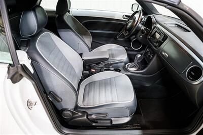 2016 Volkswagen Beetle Convertible 1.8T S PZEV Denim Edition - Photo 22 - Sylvania, OH 43560