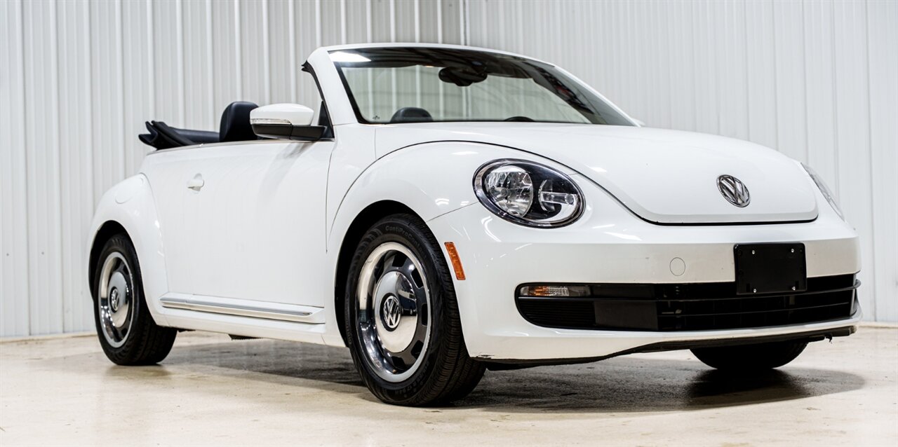 2016 Volkswagen Beetle Convertible 1.8T S PZEV  Denim Edition - Photo 1 - Sylvania, OH 43560