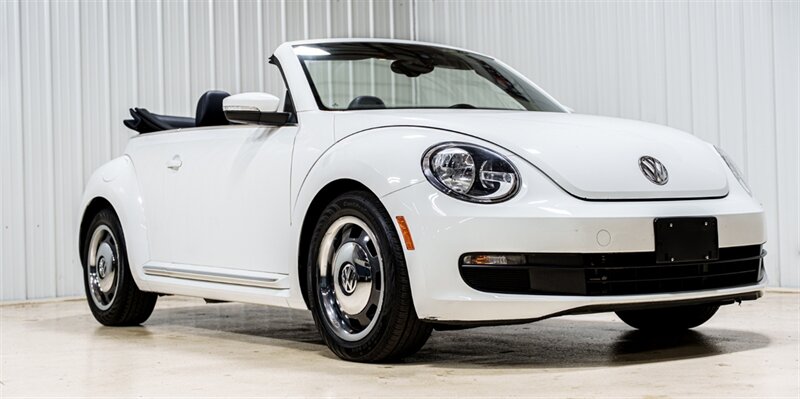 2016 Volkswagen Beetle Convertible 1.8T S PZEV  Denim Edition