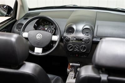 2003 Volkswagen New Beetle Convertible GLS - Photo 12 - Sylvania, OH 43560