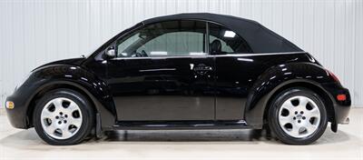 2003 Volkswagen New Beetle Convertible GLS - Photo 2 - Sylvania, OH 43560