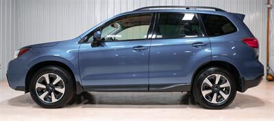 2017 Subaru Forester 2.5i Premium   - Photo 2 - Sylvania, OH 43560