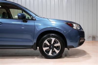 2017 Subaru Forester 2.5i Premium   - Photo 9 - Sylvania, OH 43560