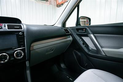 2017 Subaru Forester 2.5i Premium   - Photo 15 - Sylvania, OH 43560