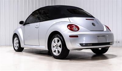 2007 Volkswagen New Beetle Convertible 2.5   - Photo 6 - Sylvania, OH 43560