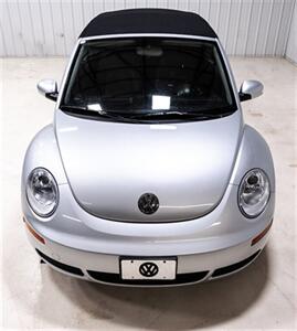 2007 Volkswagen New Beetle Convertible 2.5   - Photo 14 - Sylvania, OH 43560