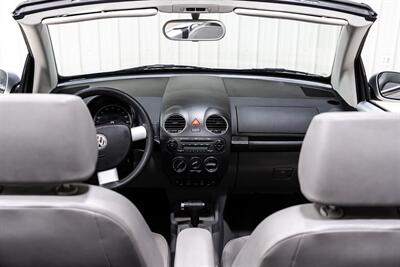 2007 Volkswagen New Beetle Convertible 2.5   - Photo 19 - Sylvania, OH 43560