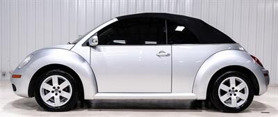 2007 Volkswagen New Beetle Convertible 2.5   - Photo 3 - Sylvania, OH 43560
