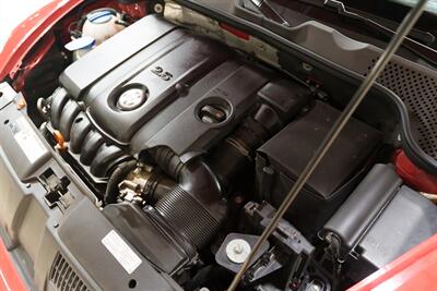 2013 Volkswagen Beetle Convertible 2.5L   - Photo 26 - Sylvania, OH 43560