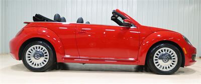 2013 Volkswagen Beetle Convertible 2.5L   - Photo 8 - Sylvania, OH 43560