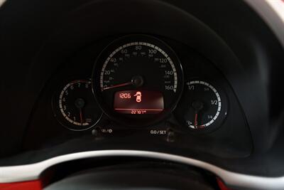 2013 Volkswagen Beetle Convertible 2.5L   - Photo 22 - Sylvania, OH 43560