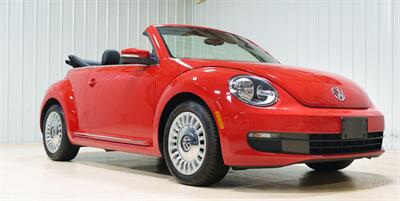 2013 Volkswagen Beetle Convertible 2.5L   - Photo 1 - Sylvania, OH 43560