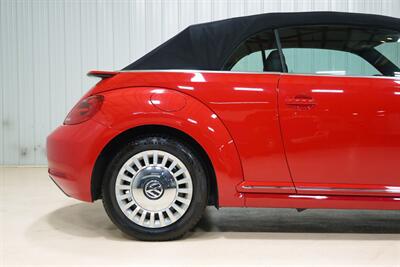 2013 Volkswagen Beetle Convertible 2.5L   - Photo 10 - Sylvania, OH 43560