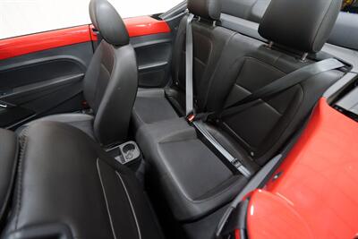 2013 Volkswagen Beetle Convertible 2.5L   - Photo 16 - Sylvania, OH 43560