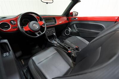 2013 Volkswagen Beetle Convertible 2.5L   - Photo 20 - Sylvania, OH 43560