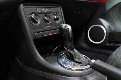 2013 Volkswagen Beetle Convertible 2.5L   - Photo 23 - Sylvania, OH 43560