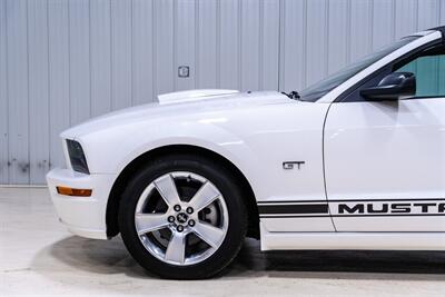 2007 Ford Mustang GT Deluxe   - Photo 4 - Sylvania, OH 43560