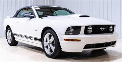 2007 Ford Mustang GT Deluxe   - Photo 1 - Sylvania, OH 43560