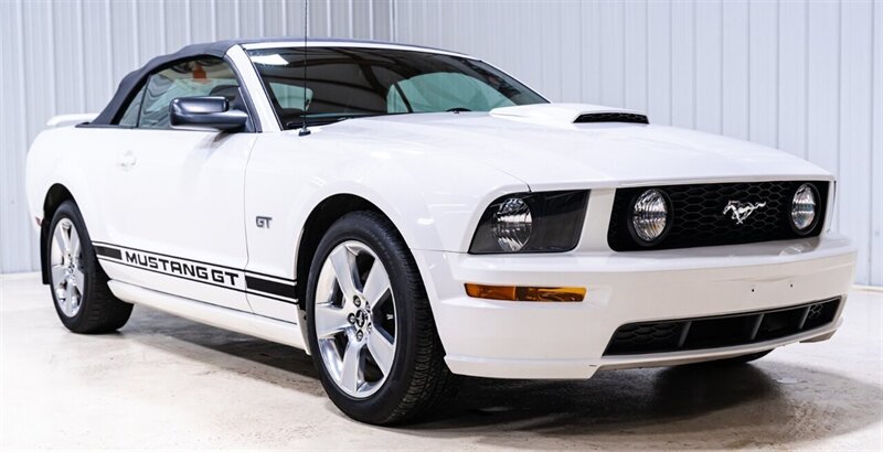 2007 Ford Mustang GT Deluxe  