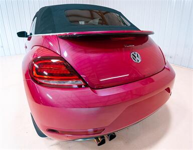 2017 Volkswagen Beetle Convertible 1.8T S  Pink Edition - Photo 6 - Sylvania, OH 43560